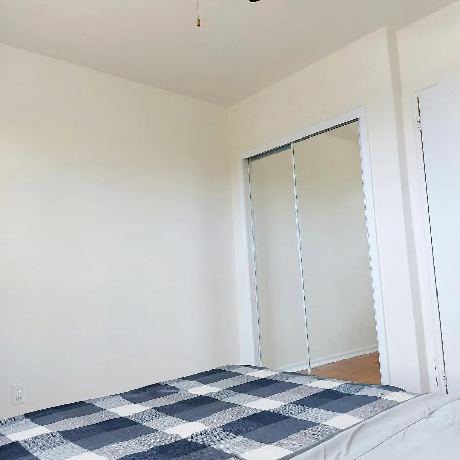 Cozy 1-Bedroom Apartment Downton Toronto 0*,